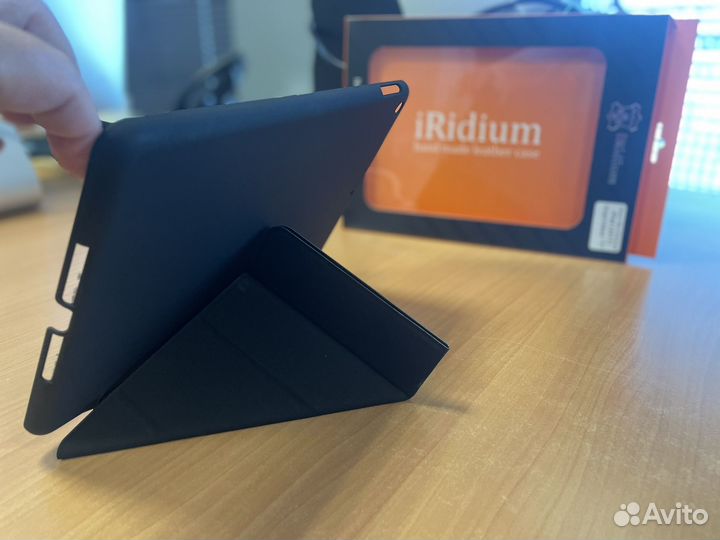 Кожаный чехол для iPad 5-го поколения (2017)