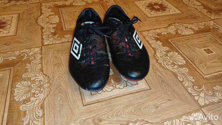 Футбольные бутсы Umbro