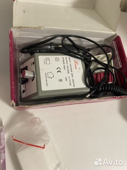 Лампа и машинка для маникюра