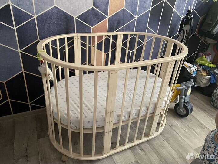 Детская овальная кроватка