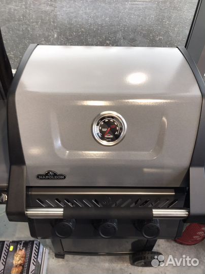 Газовый гриль Napoleon Frееstyle 365