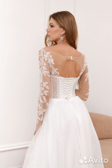 Свадебное платье кружевное с блеском Нелли. 48 р-р