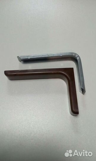 Уголок декоративный с пластиковой накладной