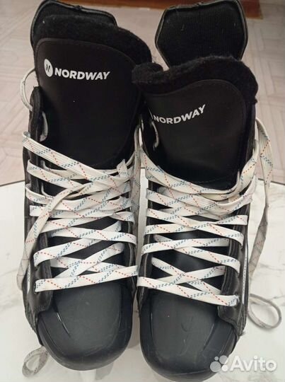 Коньки хоккейные