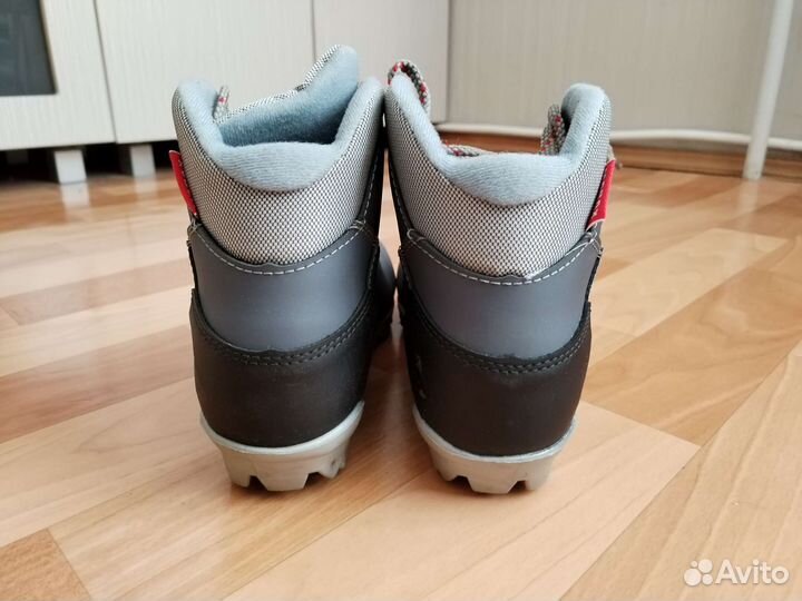 Ботинки лыжные женские