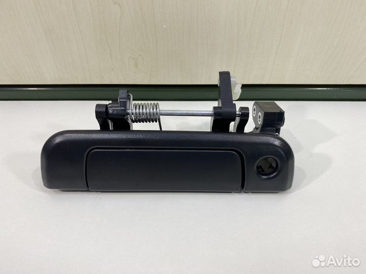 Ручка двери Toyota Hiace передняя левая