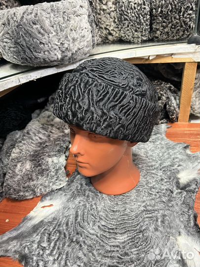 Каракулевая шапка спортивная