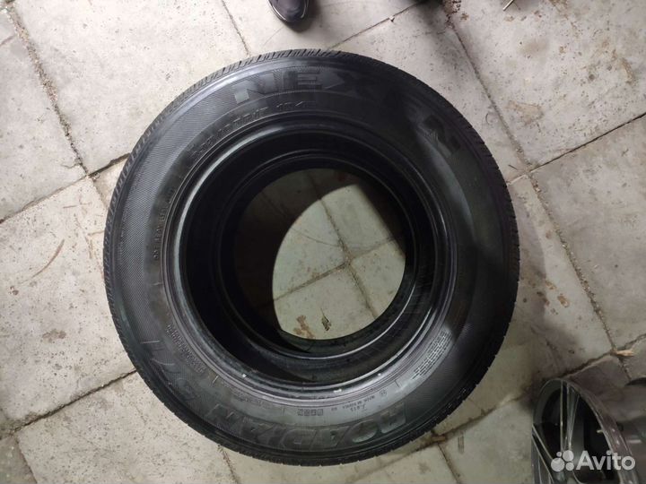 Nexen Roadian 571 235/65 R17