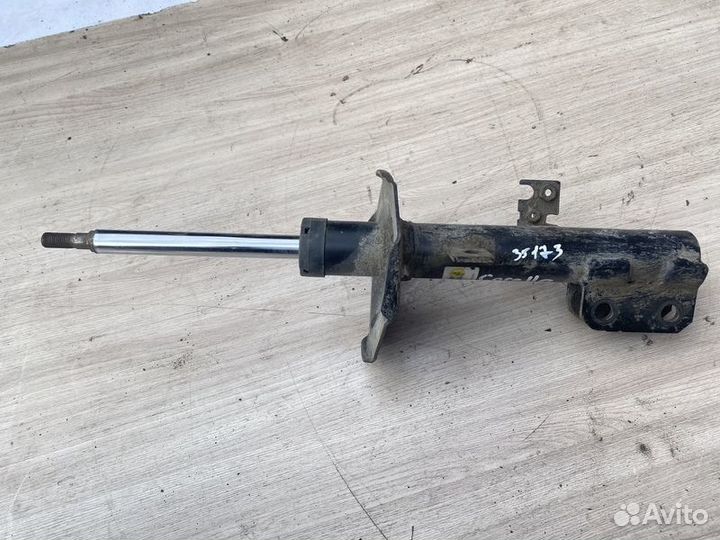 Амортизатор передний левый Toyota Corolla Spacio E