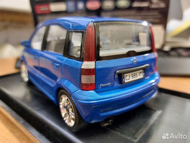 Модель автомобиля fiat Panda 1:24