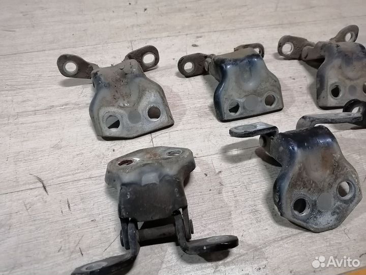 Петля двери Kia Spectra Киа Спектра