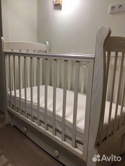 Детская кроватка «Елисей» С-717 с маятником