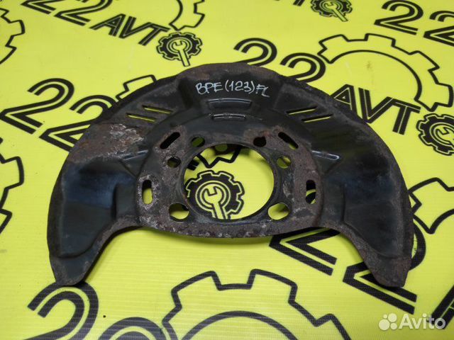 Щиток тормозного механизма передний левый Subaru