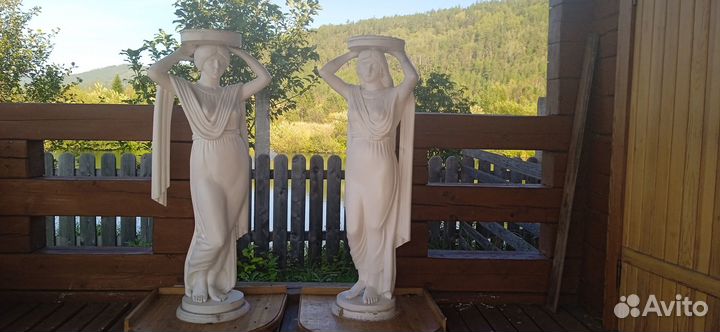 Статуи Кариатиды