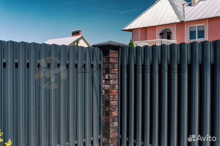 Забор из штакетника