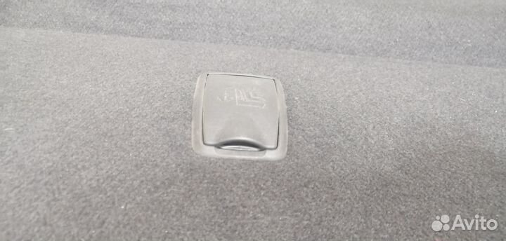 Полка Avensis II 2003-2008