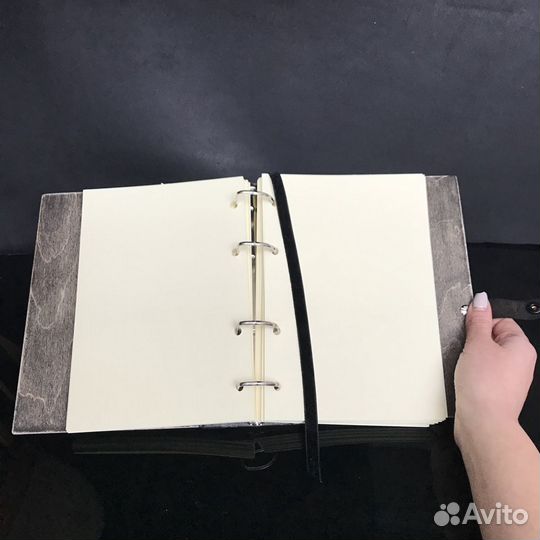 Эксклюзивный блокнот из дерева с эпоксидной смолой