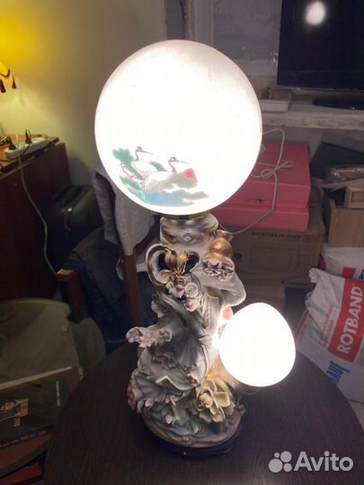 Фарфоровая настольная дампа