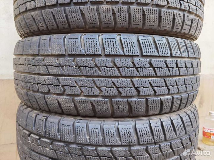 Goodyear UltraGrip Ice Navi Zea 205/65 R15 94Q