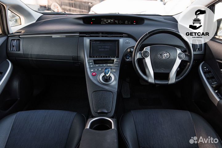 Аренда Прокат автомобиля Toyota Prius 30 Белый