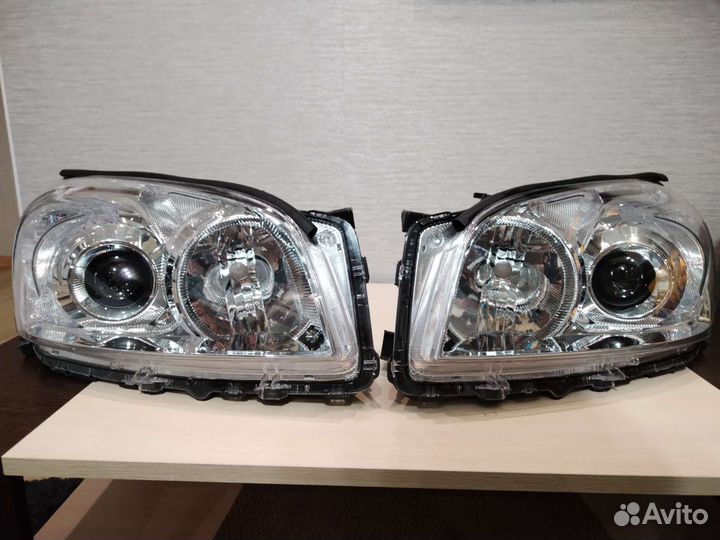 Фары на toyota rav 4