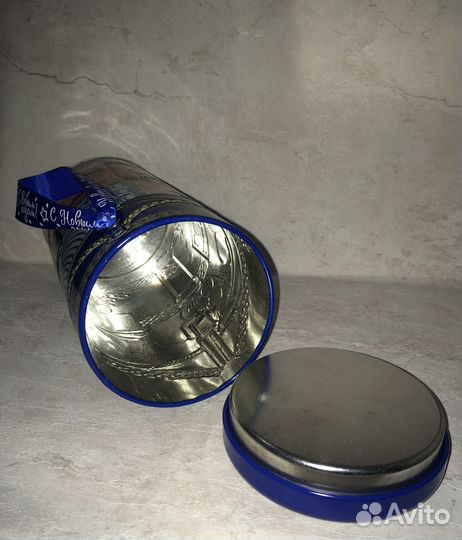 Банка щелкунчик жестяная