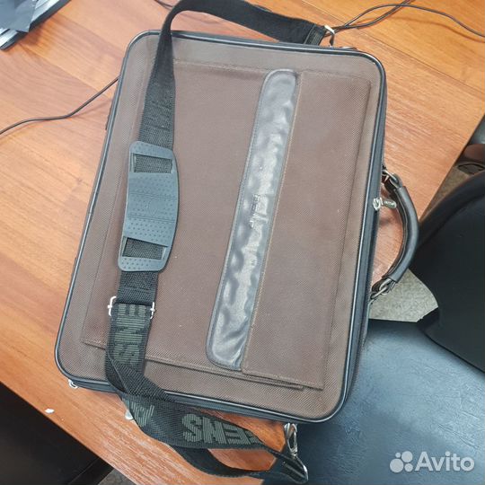 Портфель для ноутбука коричневый, размер 30 на 40