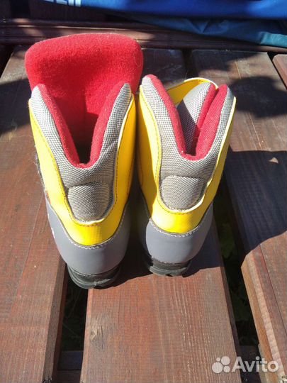 Ботинки лыжные детские 35 размер