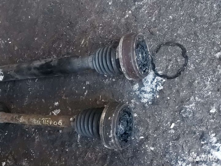 Привод Полуось передняя Фольксваген Гольф5 1.4