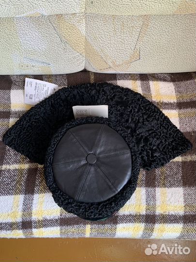 Шапка (папаха ) + воротник. Все новое