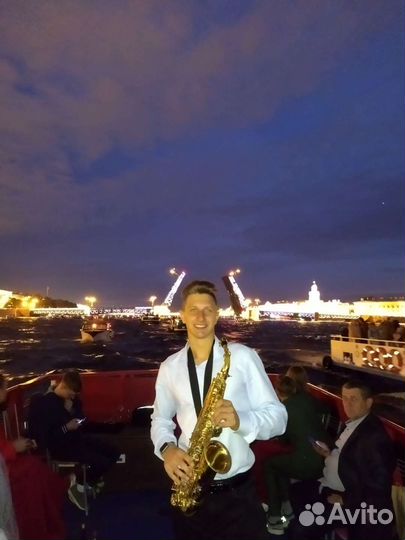 Саксофонист на мероприятие