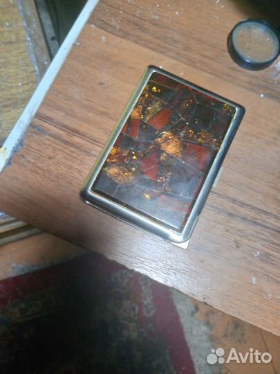 Портсигар инкрустированный с 2-х сторон янтарем