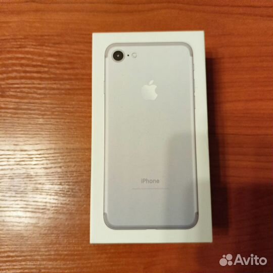 iPhone 7, 32 ГБ