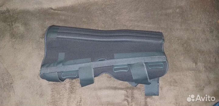 Тутор на коленный сустав