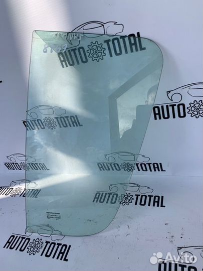 Стекло двери заднее левое Renault Sandero 1