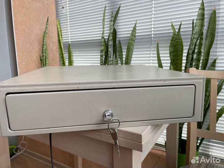 Денежный ящик б