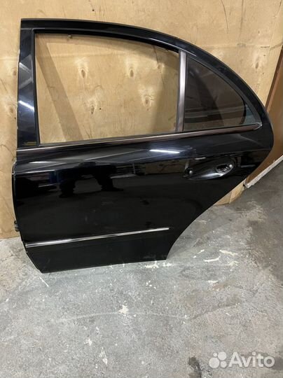 Дверь задняя Мерседес w211 цвет 040U