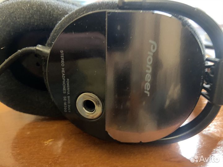 Проводные наушники