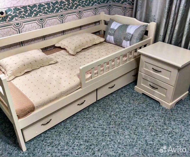 Кровать из массива сосны