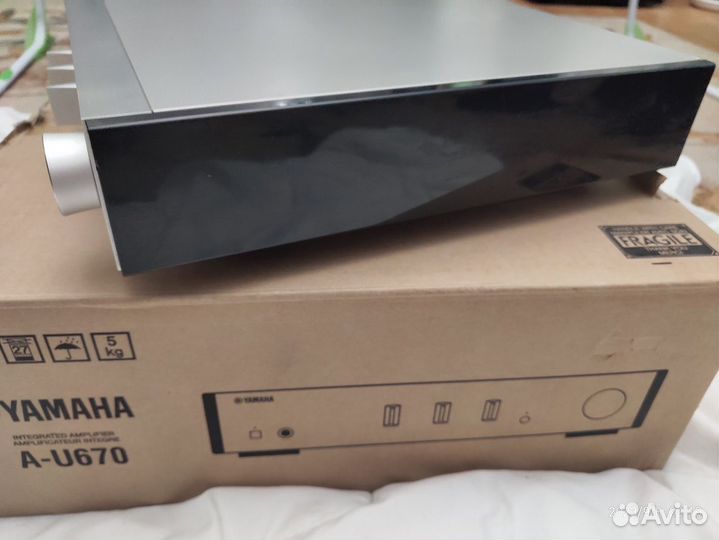 Усилитель Yamaha A-U670