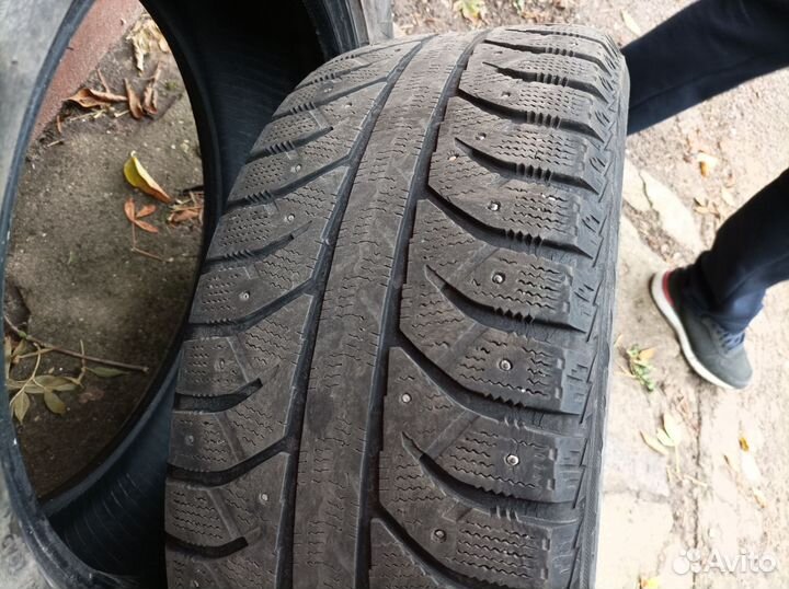 Bridgestone Ice Cruiser 7000 225/55 R17