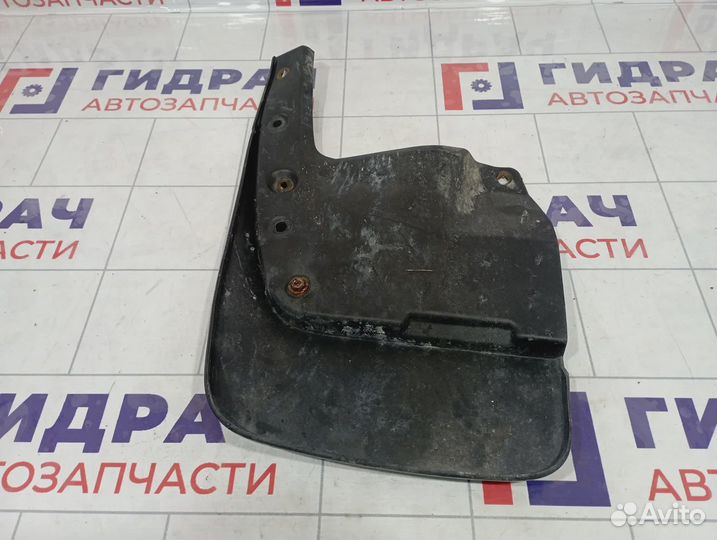 Брызговик передний правый Toyota Land Cruiser Prado (J150) 76621-60180