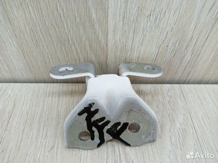 Петля двери передняя правая Hyundai Solaris 2