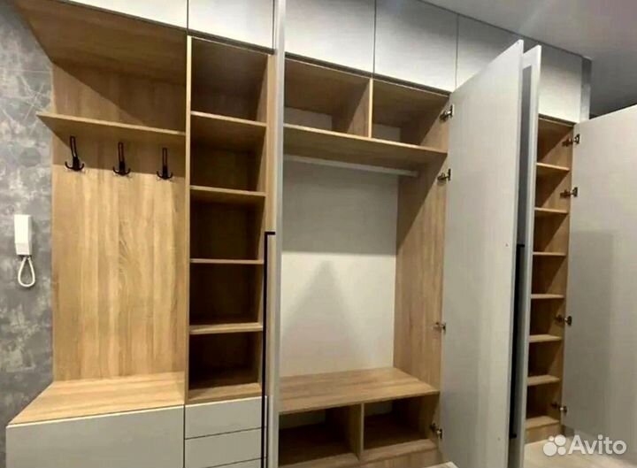 Шкаф купе с зеркалом