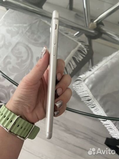 Телефон iPhone 8 plus