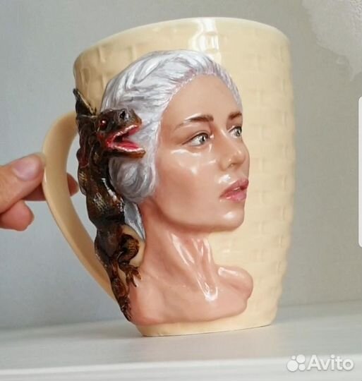 Дейнерис на кружке на заказ