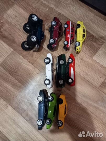 Лот моделелек машин на запчасти или восстановление