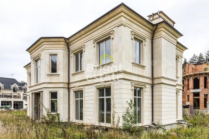 Дом 655 м² на участке 24 сот.