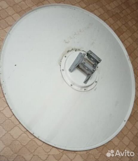 Спутниковая тарелка