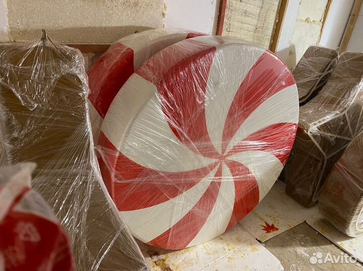 Декорации из пенопласта / оформление витрин